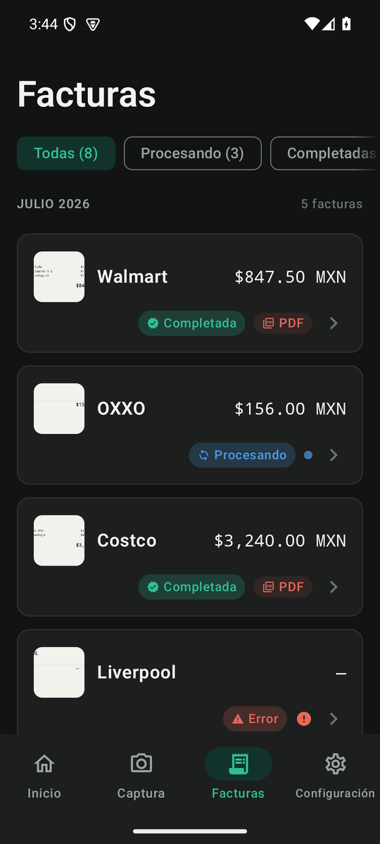 Pantalla de Facturas en la app: lista de tickets de Walmart, OXXO, Costco y Liverpool con estados Completada, Procesando y Error, y montos en pesos.